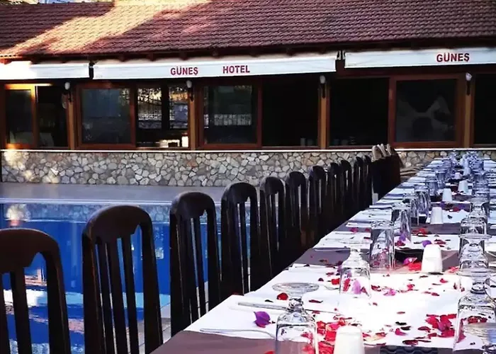 מלון Gunes &